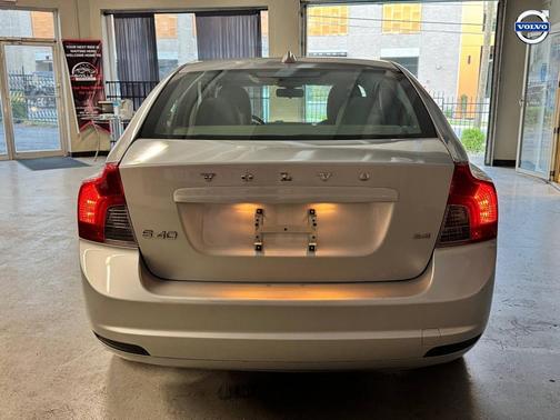 2010 Volvo S40 2.4i