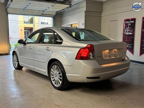 2010 Volvo S40 2.4i