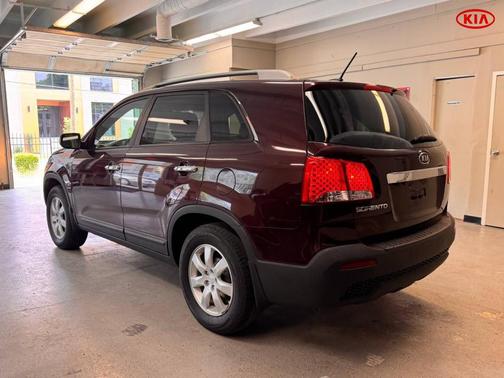 2011 Kia Sorento LX
