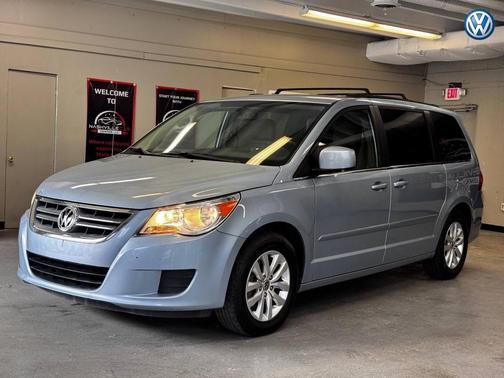 2012 Volkswagen Routan SE