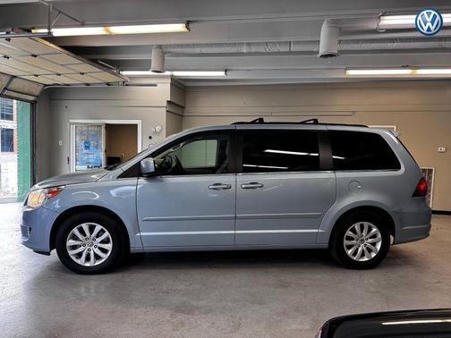 2012 Volkswagen Routan SE