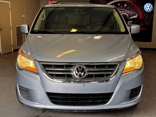 2012 Volkswagen Routan SE