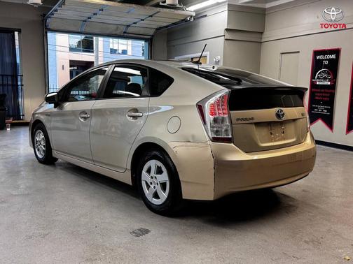 2010 Toyota Prius III