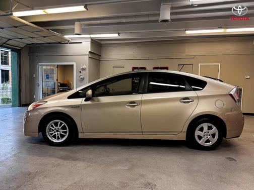 2010 Toyota Prius III
