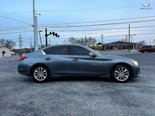 2015 INFINITI Q50 Premium
