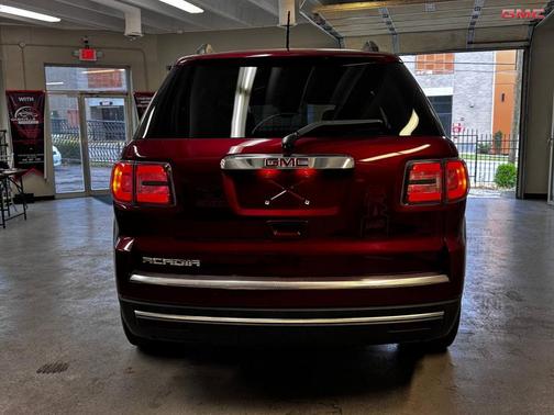 2015 GMC Acadia SLE-2