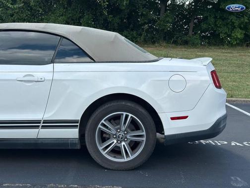 2010 Ford Mustang Base