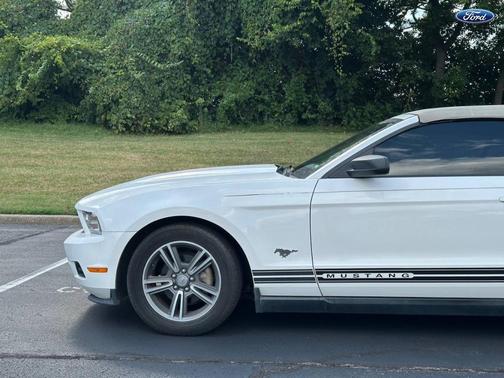 2010 Ford Mustang Base