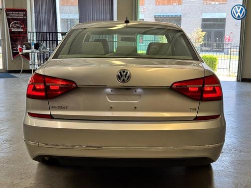2016 Volkswagen Passat 1.8T S