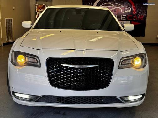 2016 Chrysler 300 S