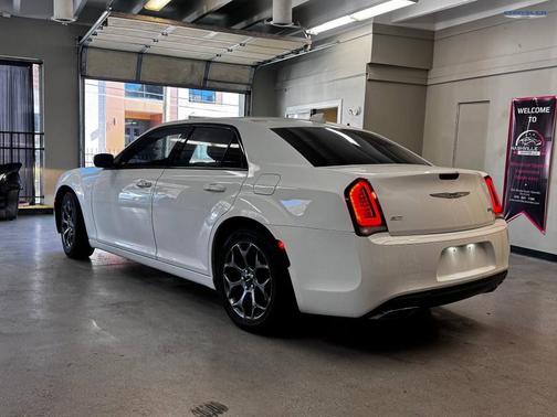 2016 Chrysler 300 S