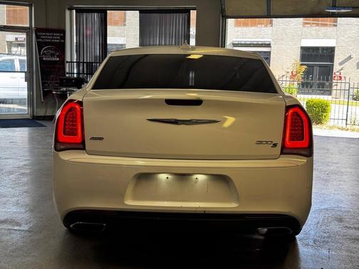 2016 Chrysler 300 S