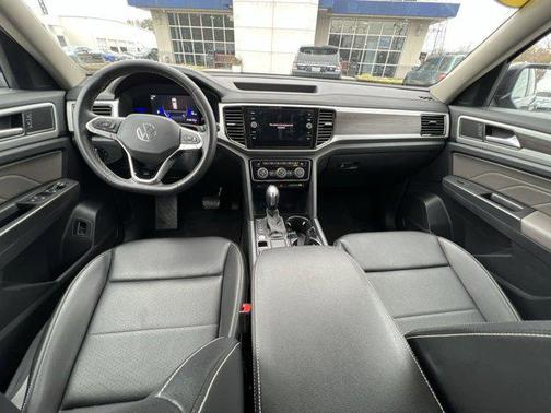 2022 Volkswagen Atlas 2.0T SE w/Technology