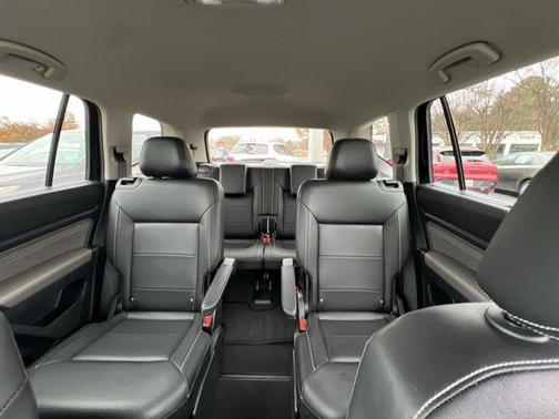 2022 Volkswagen Atlas 2.0T SE w/Technology