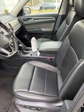 2022 Volkswagen Atlas 2.0T SE w/Technology