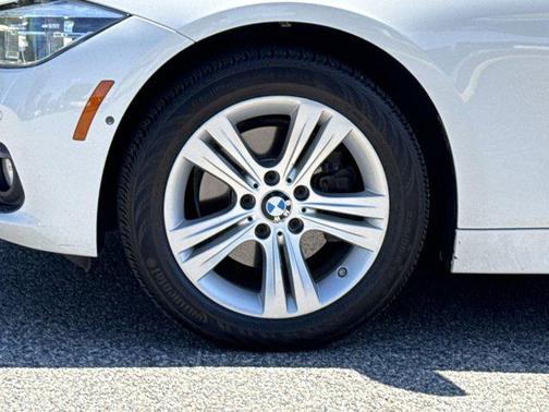 Alpine White 2017 BMW 330 330i