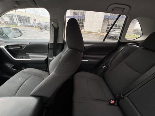 Silver Sky Metallic 2019 Toyota RAV4 LE