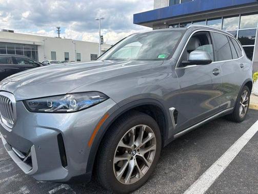 Skyscraper Grey Metallic 2025 BMW X5 xDrive40i