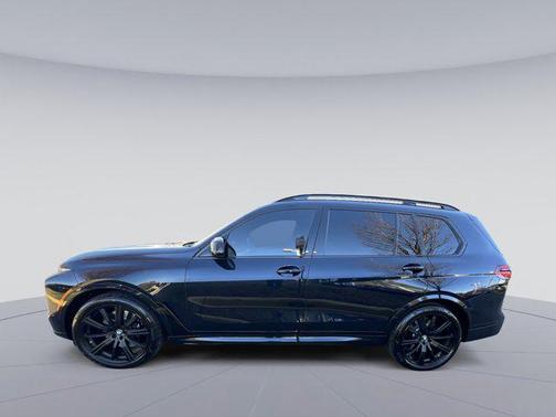 2025 BMW X7 M60i