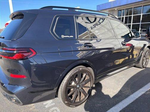2025 BMW X7 M60i