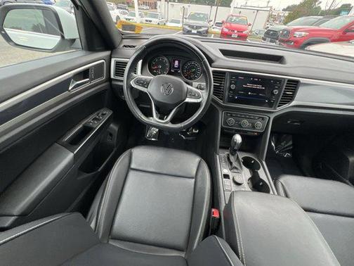 2020 Volkswagen Atlas Cross Sport 3.6L V6 SE w/Technology R-Line