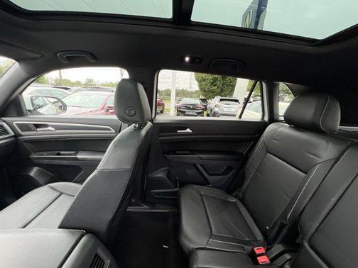 2020 Volkswagen Atlas Cross Sport 3.6L V6 SE w/Technology R-Line