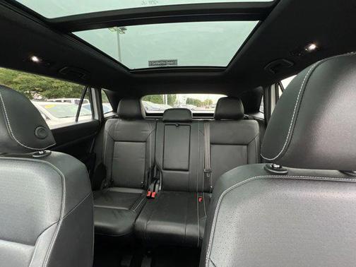 2020 Volkswagen Atlas Cross Sport 3.6L V6 SE w/Technology R-Line