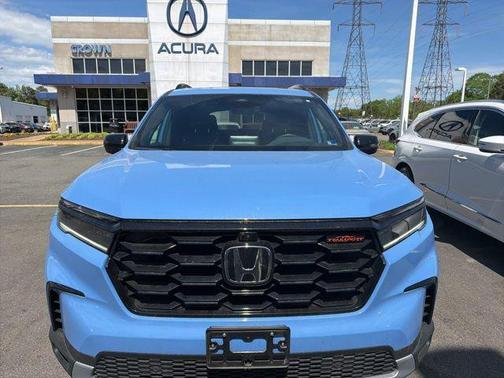 Diffused Sky Pearl 2025 Honda Pilot TrailSport