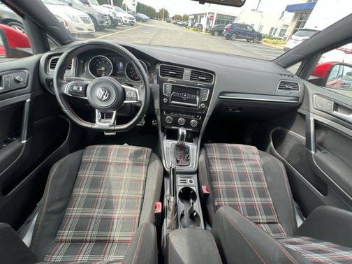 2015 Volkswagen Golf GTI 2.0T S 4-Door