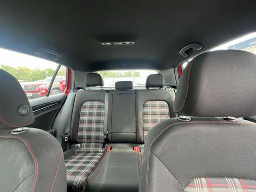 2015 Volkswagen Golf GTI 2.0T S 4-Door