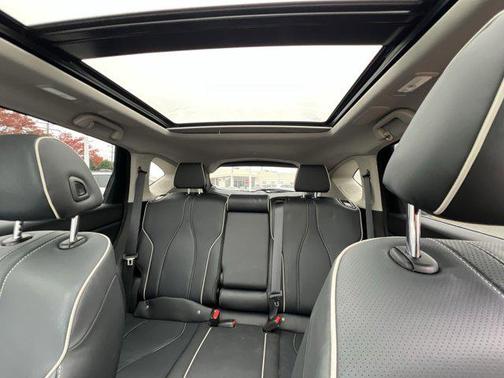 2025 Acura RDX Advance Package