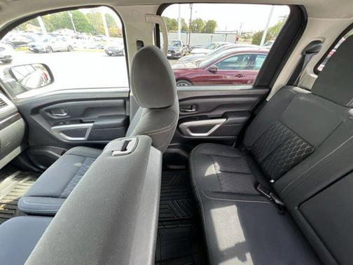 2019 Nissan Titan SV