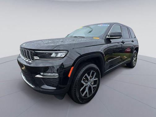 Diamond Black Crystal Pearlcoat 2024 Jeep Grand Cherokee Limited