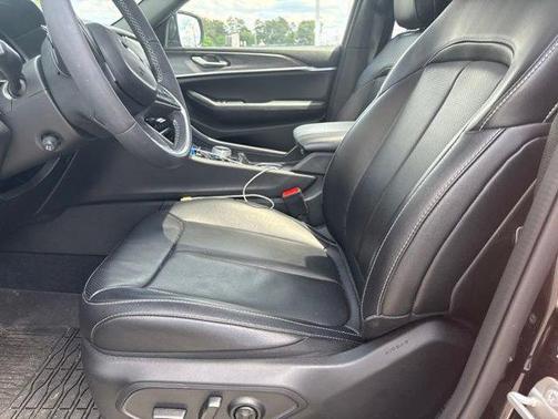 Diamond Black Crystal Pearlcoat 2024 Jeep Grand Cherokee Limited
