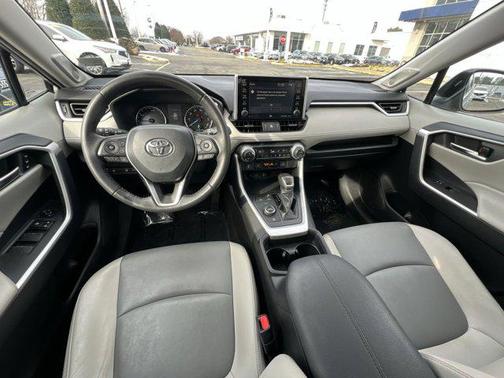 2021 Toyota RAV4 Hybrid XLE Premium