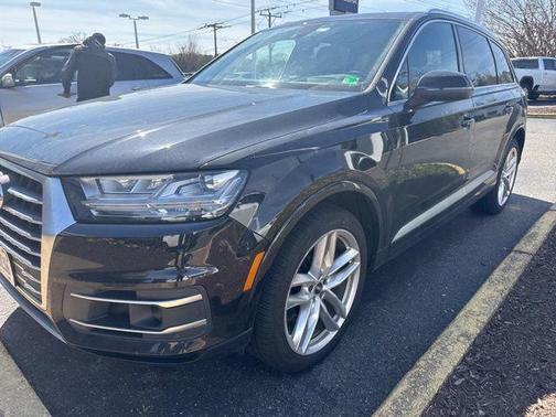 Orca Black Metallic 2018 Audi Q7 3.0T Prestige