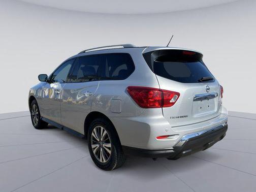 2018 Nissan Pathfinder SV