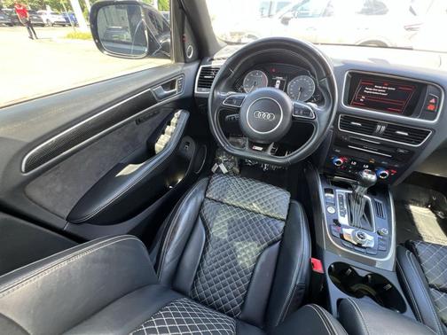 Daytona Gray Pearl Effect 2017 Audi SQ5 3.0T Premium Plus