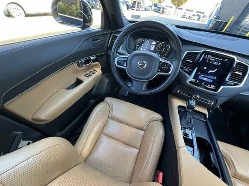 2022 Volvo XC90 T6 Inscription