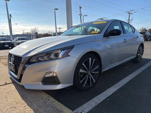 2021 Nissan Altima SR FWD