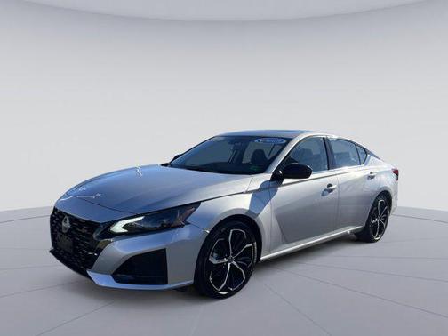 2024 Nissan Altima SR FWD