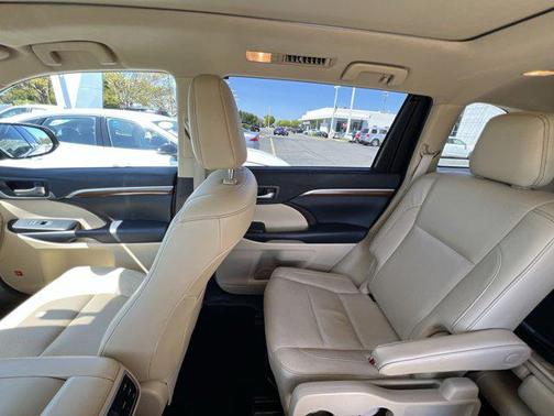 Blizzard Pearl 2019 Toyota Highlander Limited Platinum
