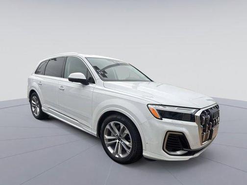 2026 Audi Q7 55 Premium Plus