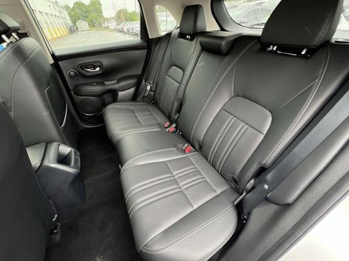 Platinum White Pearl 2024 Honda HR-V EX-L