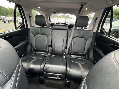 2023 Honda Pilot Touring 8-Passenger