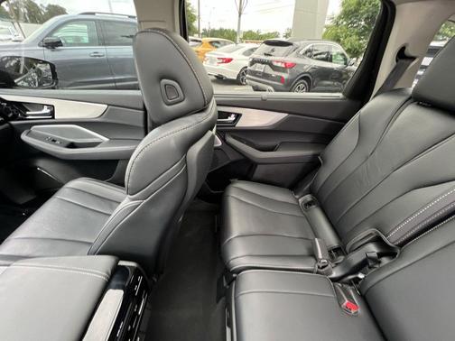 Majestic Black Pearl 2025 Acura MDX Technology Package
