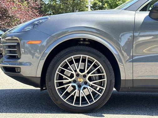 Quartzite Grey Metallic 2021 Porsche Cayenne Cayenne
