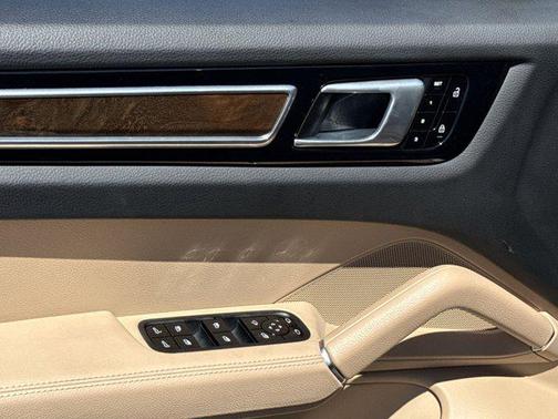 Quartzite Grey Metallic 2021 Porsche Cayenne Cayenne