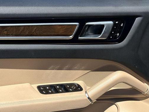 Quartzite Grey Metallic 2021 Porsche Cayenne Cayenne
