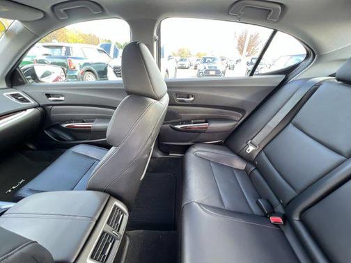 2017 Acura TLX w/Technology Package
